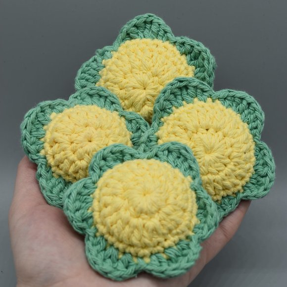 HAND CRAFTED Crochet Catnip Flower Cat Toys Bundle of Five - Picture 6 of 8